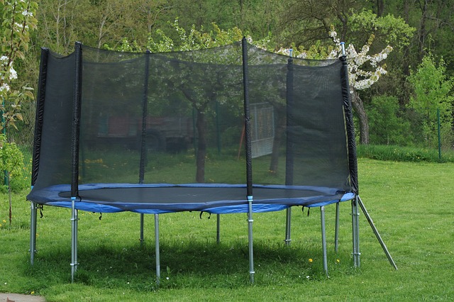 žebřík na trampolínu